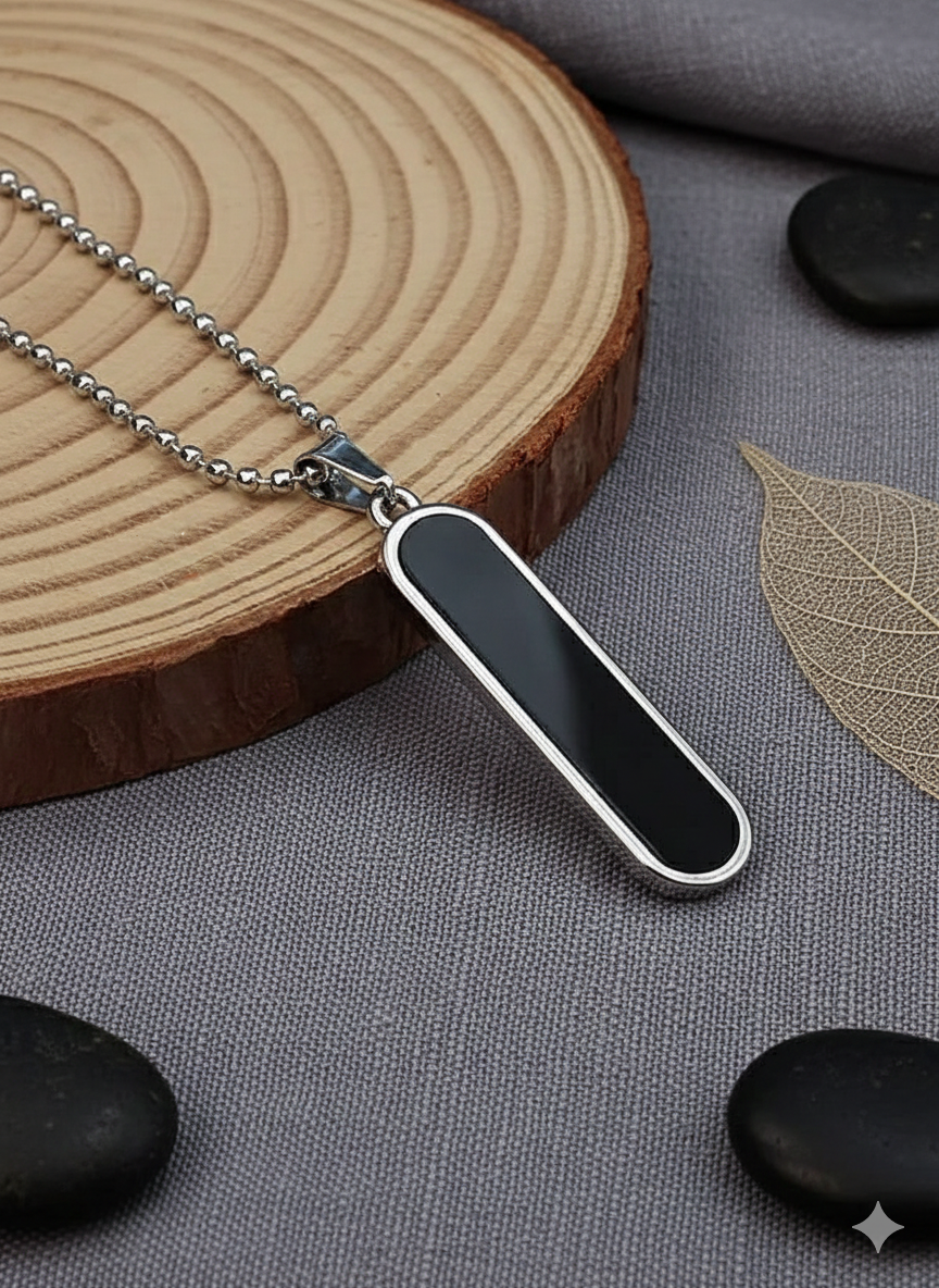 Noir Vertical Pendant