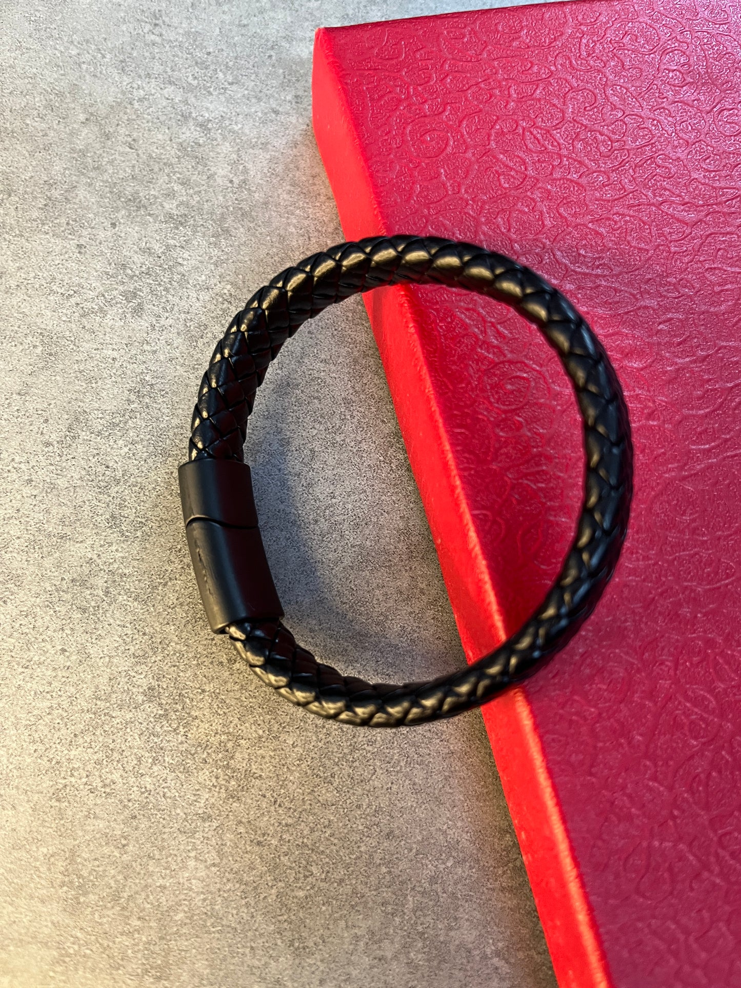 BRAIDED BRACELET